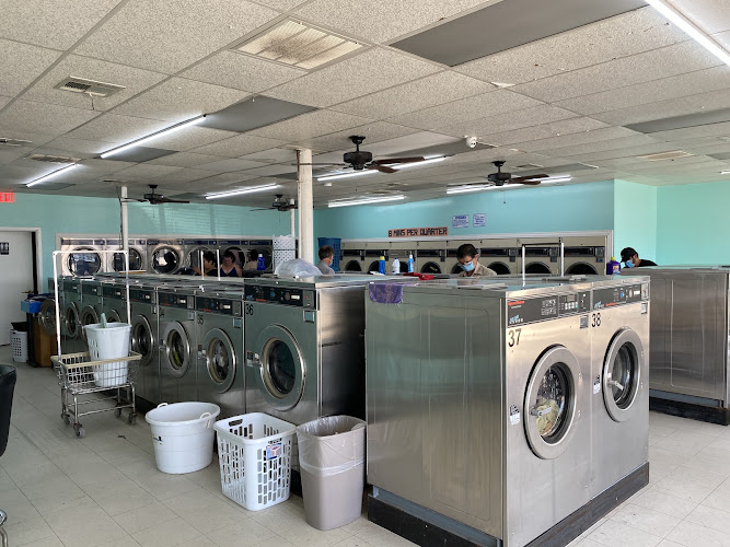 Alvin Washateria and Cleaners in Alvin
