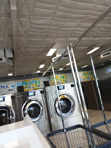 Aroma Washateria in Houston