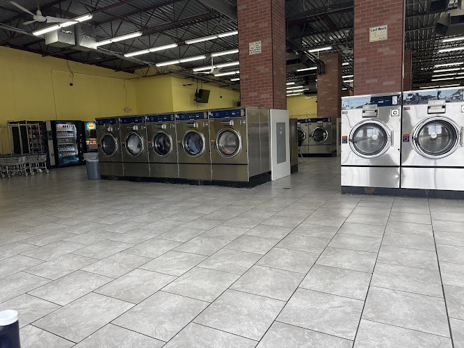 Coin Laundry Lavenderia in Arlington