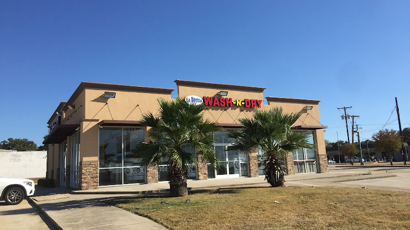 La Bonita Wash & Dry in Bedford