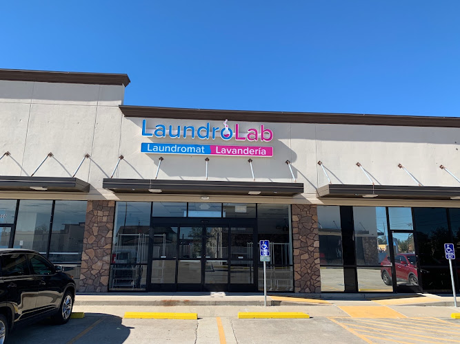 LaundroLab Laundromat in Houston