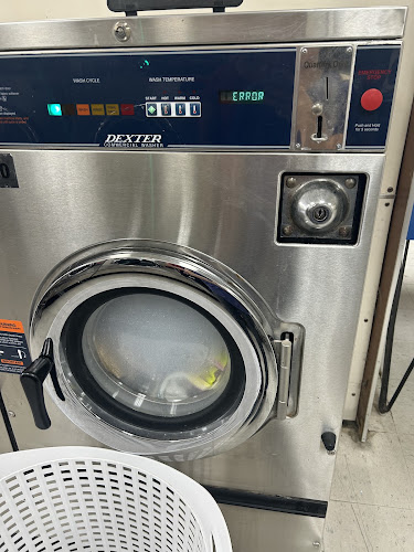 Manvel Washateria in Manvel