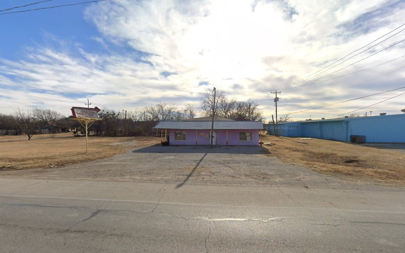 Matt Delira Laundry in Wichita Falls