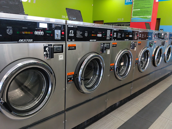 Max Wash Washateria in Austin