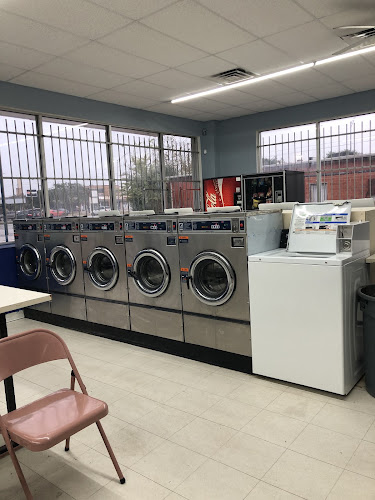 Maytag Washateria in Houston