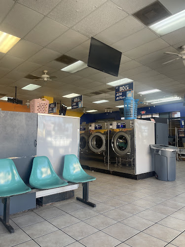 Royal Washateria in Houston