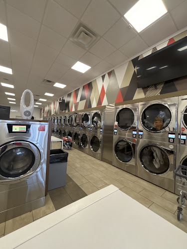 Speed Queen Laundry Valwood Pkwy in Farmers Branch