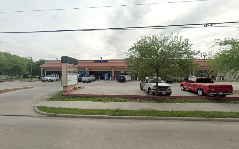 SpeedyG Washeteria in Houston