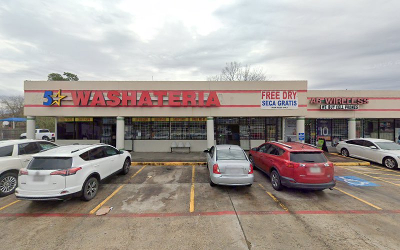 Super Spin Washeteria in Houston