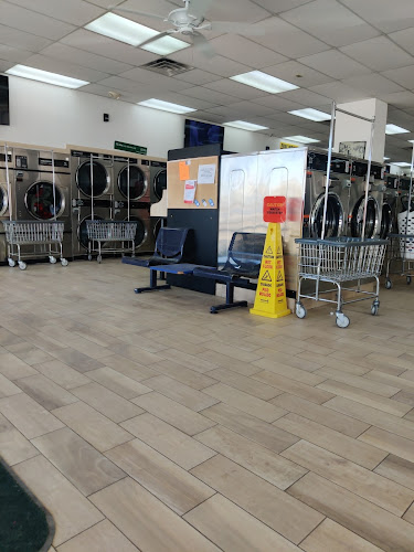 Supreme Laundromat in El Paso
