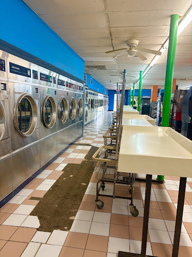 T & T Washateria in Houston