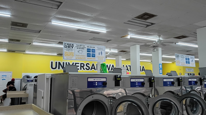 Universal Washateria in Houston