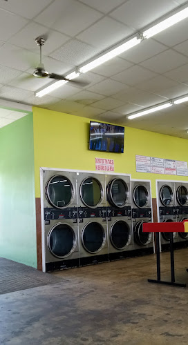 Wash 'n' Dry Laundry in Fort Worth